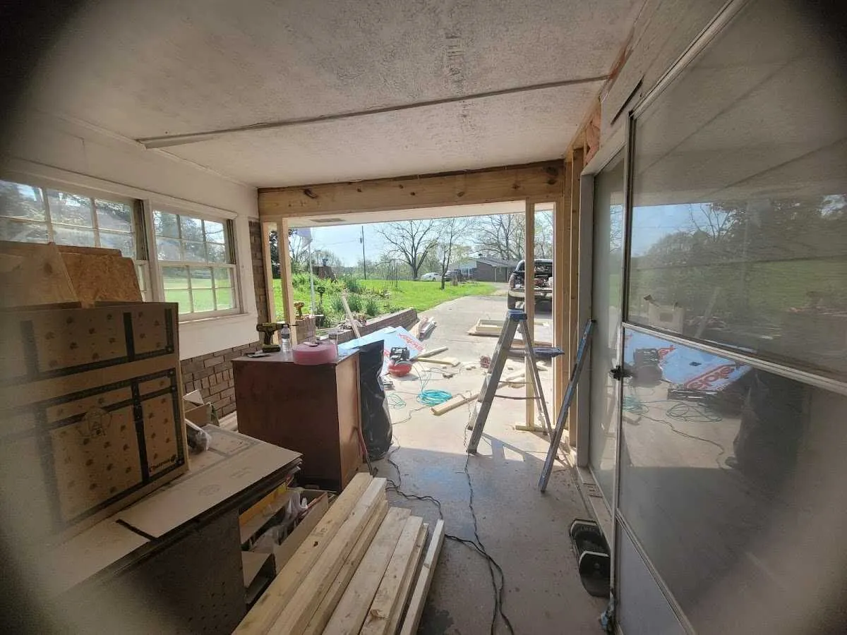 Air movers and dehumidifier for Water Mitigation Services in Sandusky